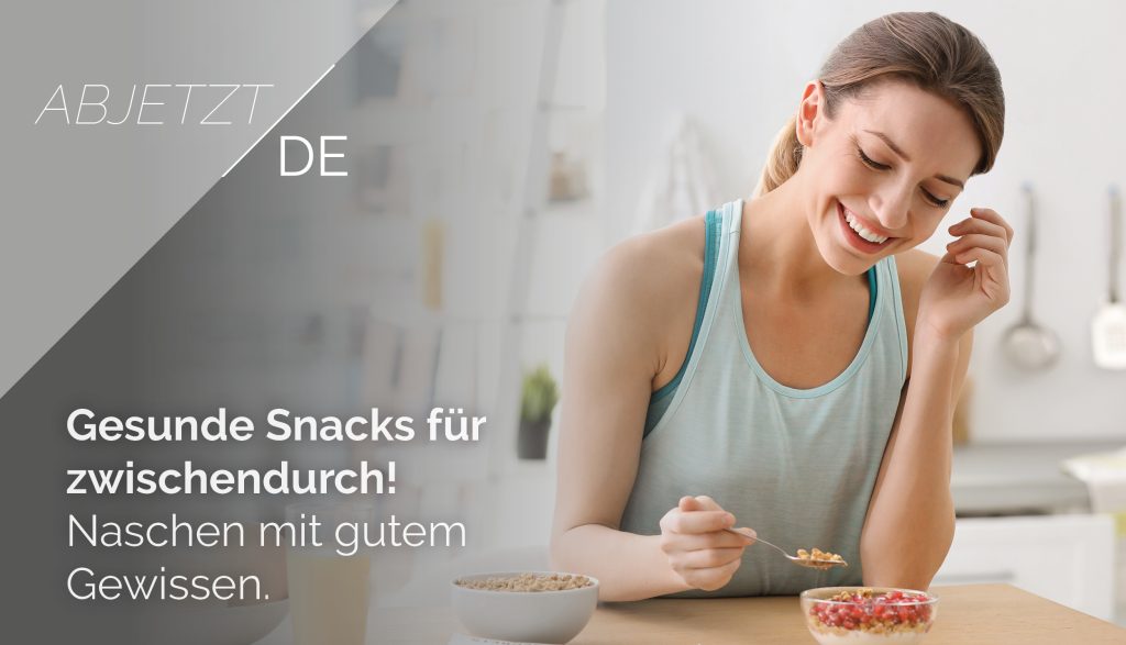 Frau isst gesunden Snack für zwischendurch